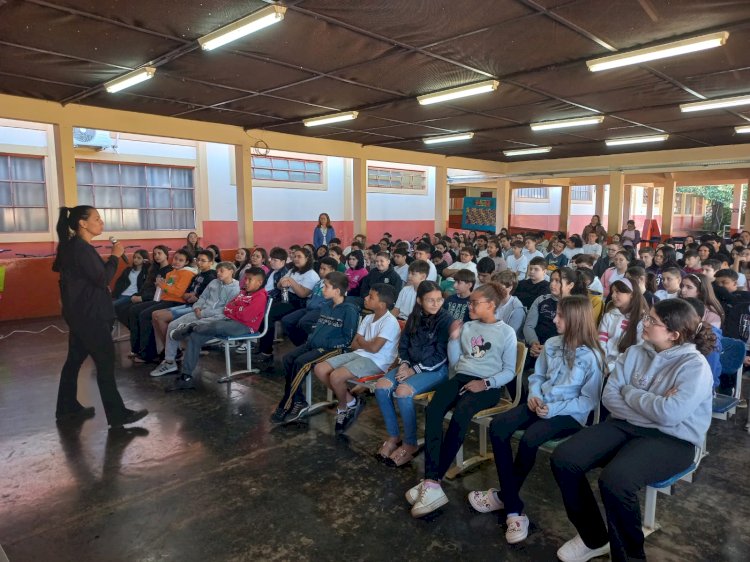Urban promove palestras de conscientização sobre coleta seletiva nas escolas municipais de Bariri