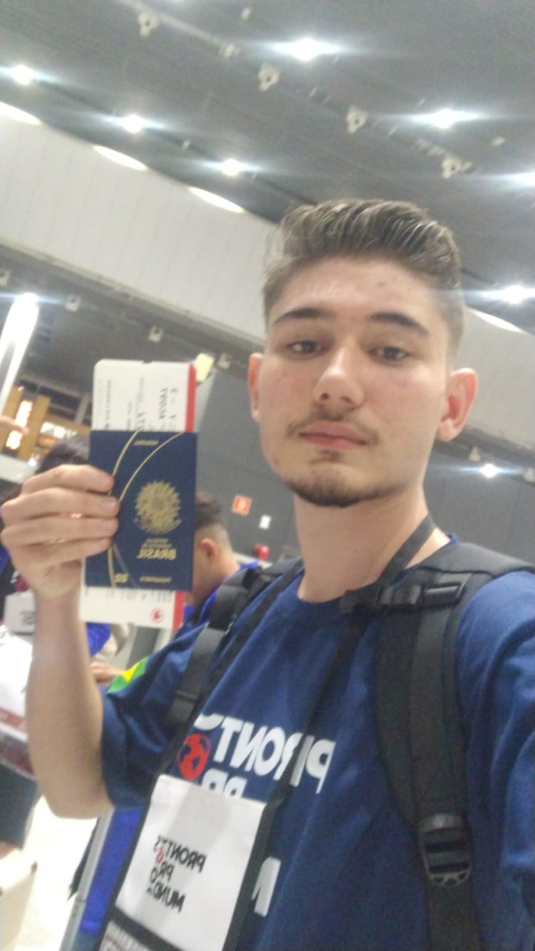 De Itaju para o mundo! Aluno da Escola Erasto embarca para intercâmbio no Canadá