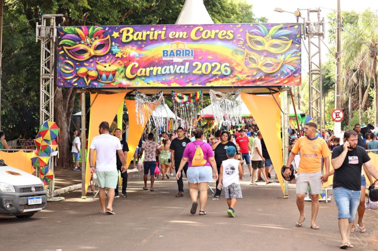 Carnaval em Bariri reúne cinco mil pessoas no Lago Municipal