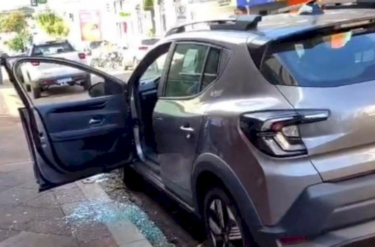 Criança é resgatada dentro de carro trancado no centro de Jaú